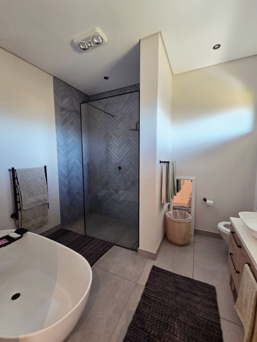 4 Bedroom Property for Sale in Oubaai Western Cape